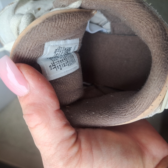 Boys Jordan Retros🤎 - Picture 12 of 15